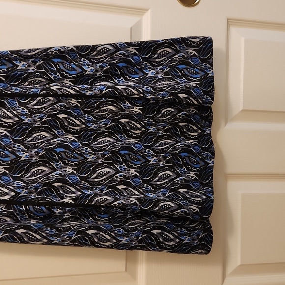 Mark Safari Dress Blue Abstract Design With Red Leaf Waistband Size S/P - Picture 8 of 9